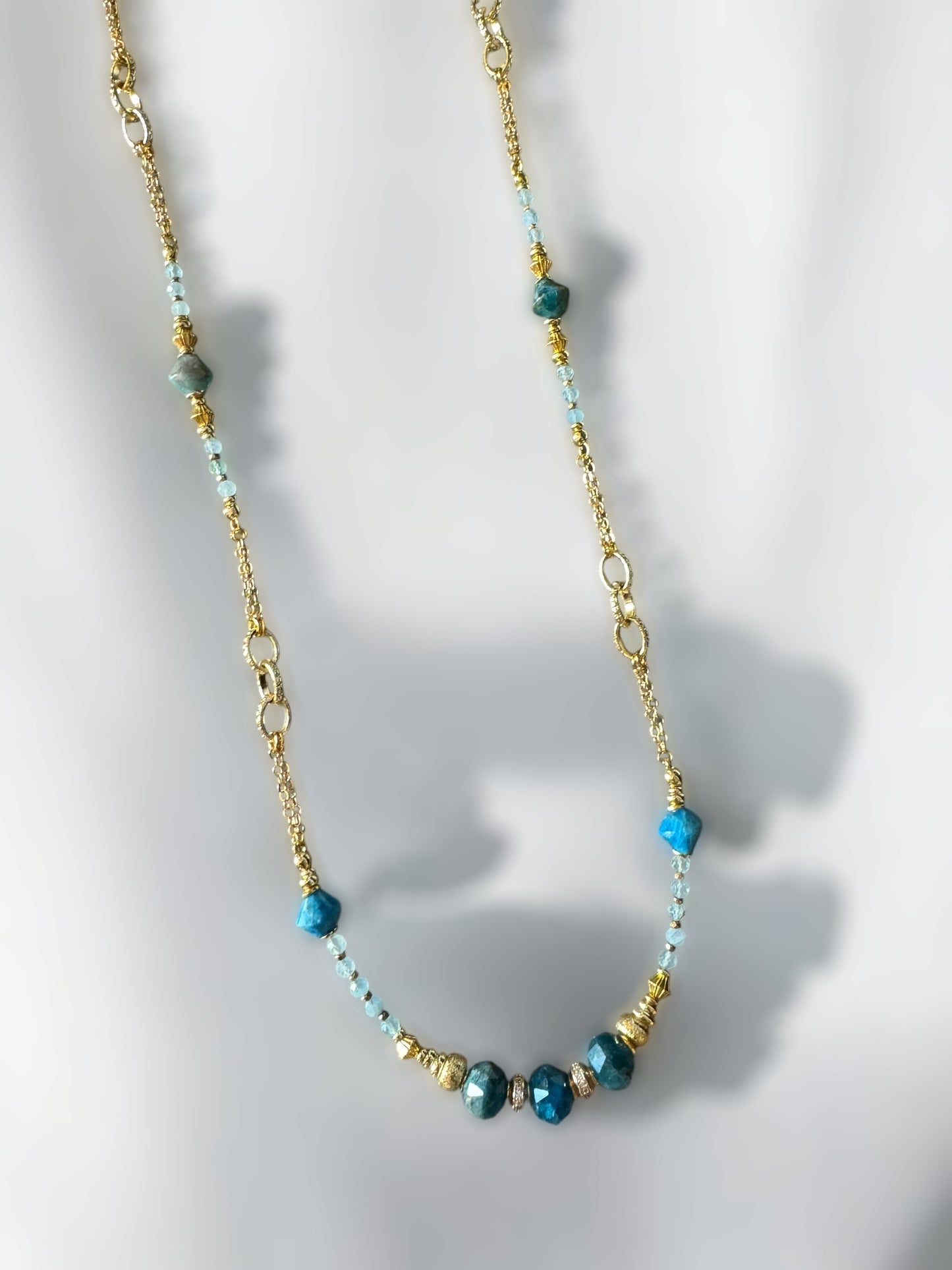 Sautoir Philippine en Apatite et Aigue marine