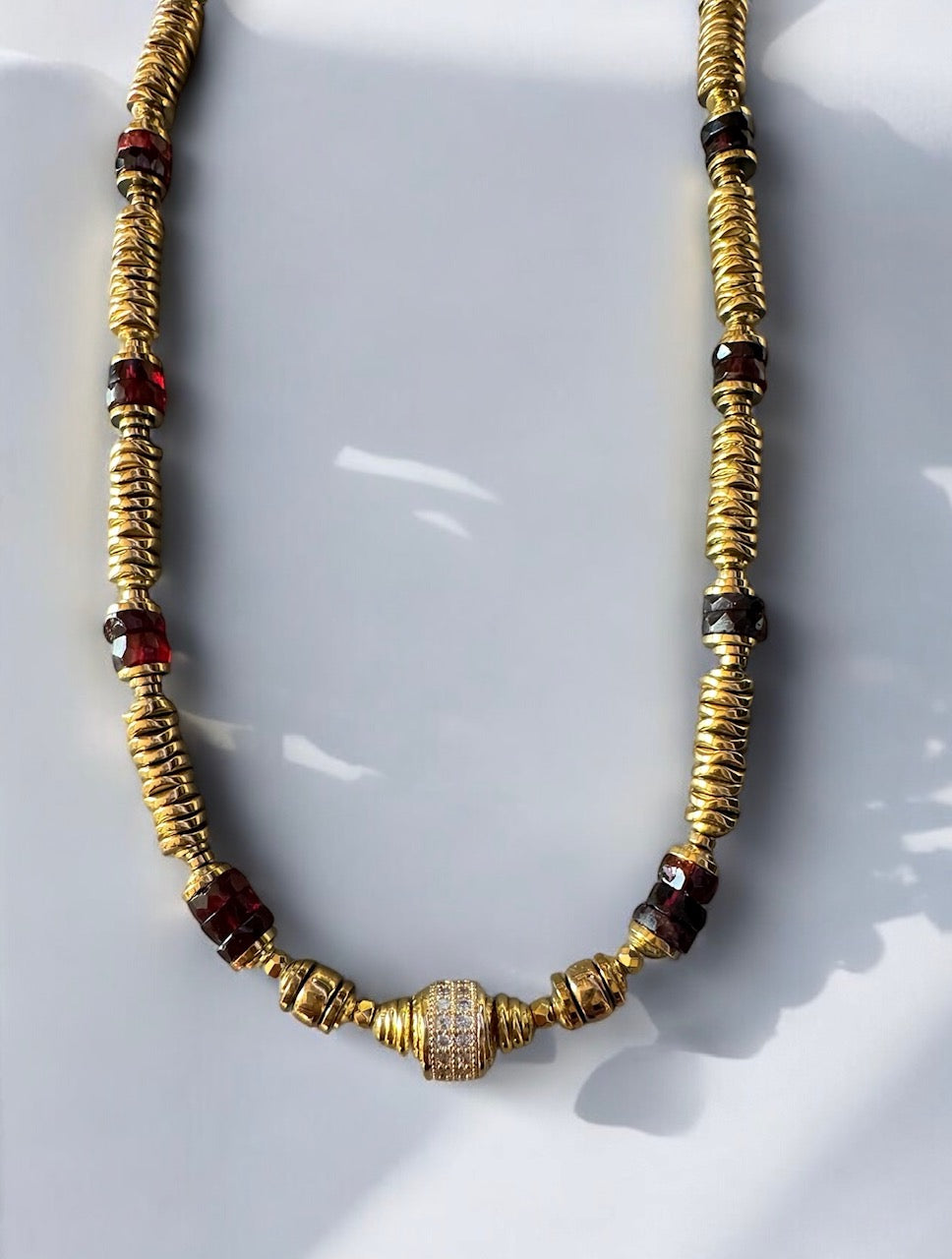 Collier Éclipse en Grenat et Hématites