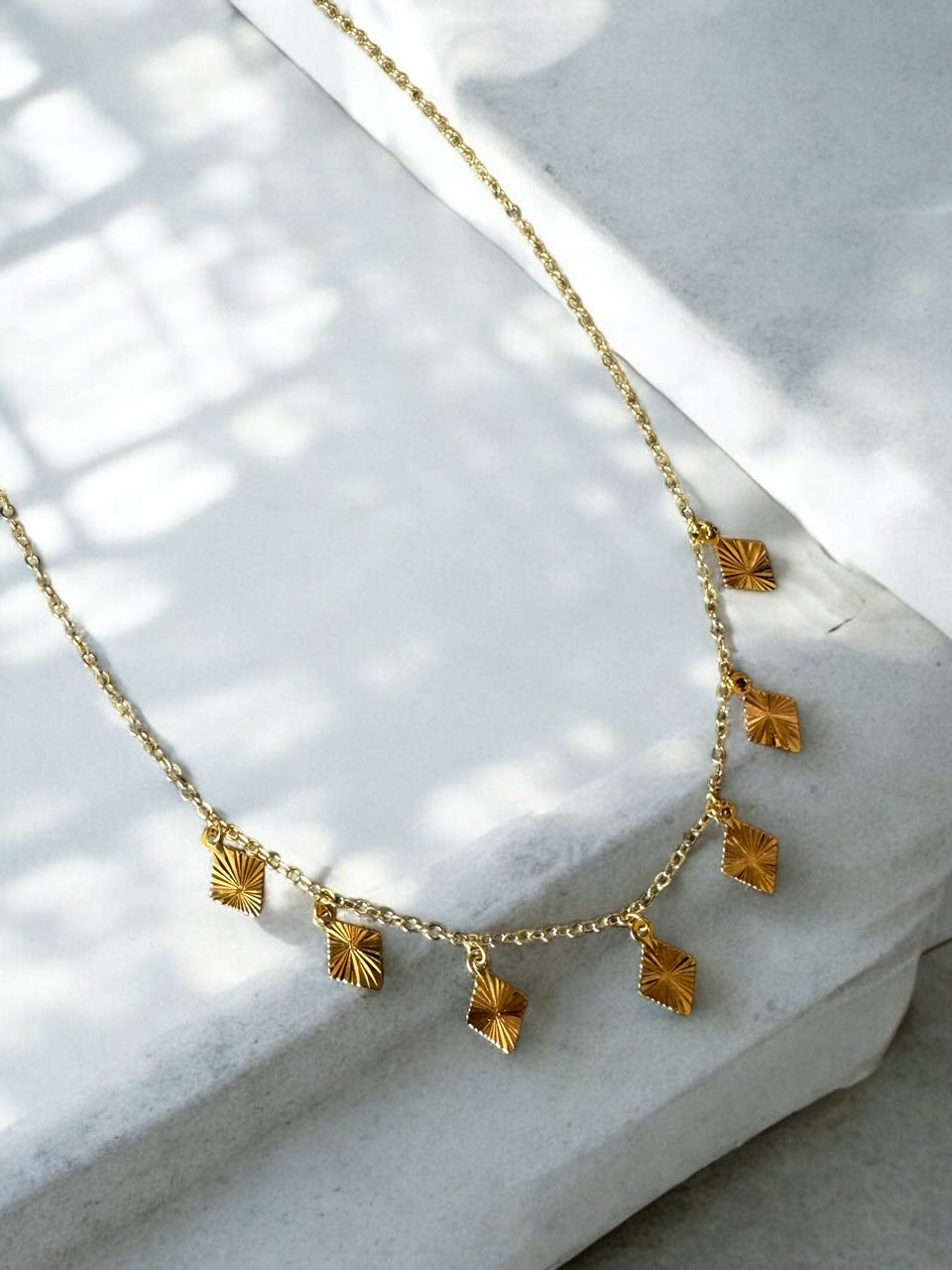 Collier Orphée pendentifs losanges ciselées