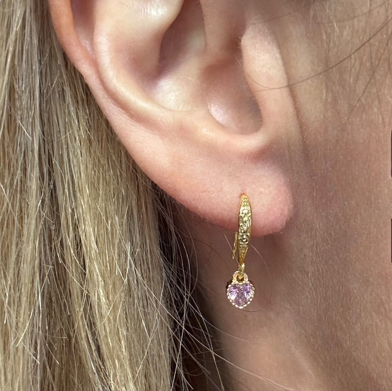 Boucles d'oreilles Orphée avec coeur en zirconium rose