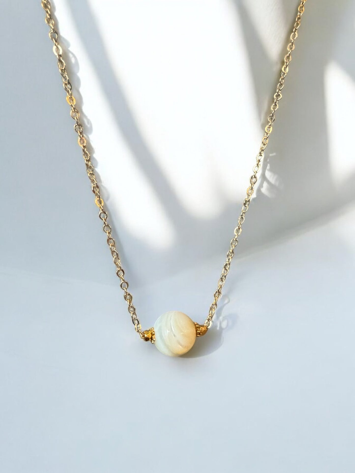 Collier Céleste en Nacre blanche