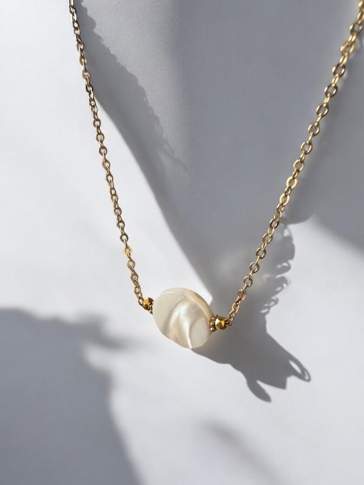 Collier Céleste en Nacre blanche pastille