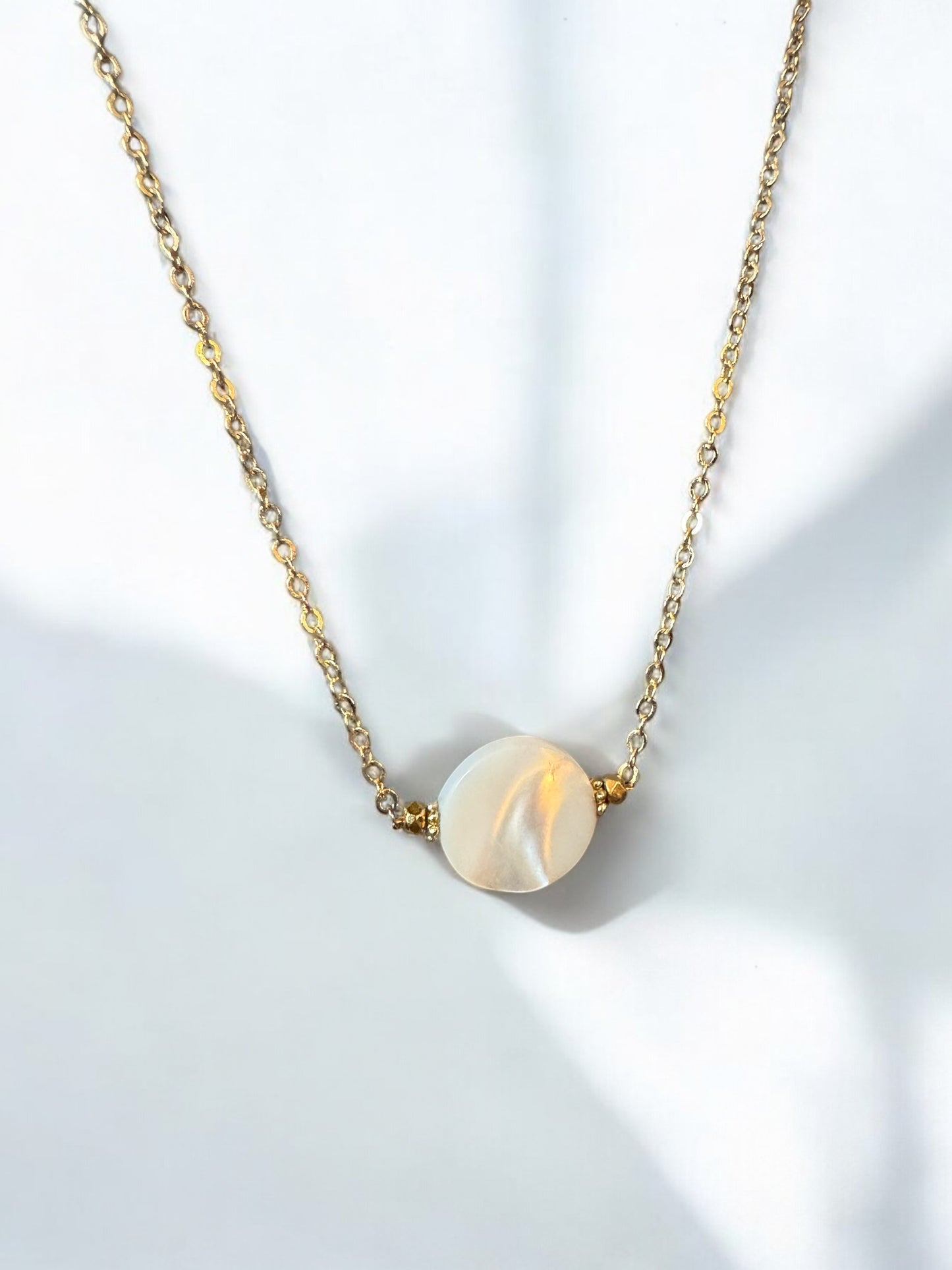 Collier Céleste en Nacre blanche pastille