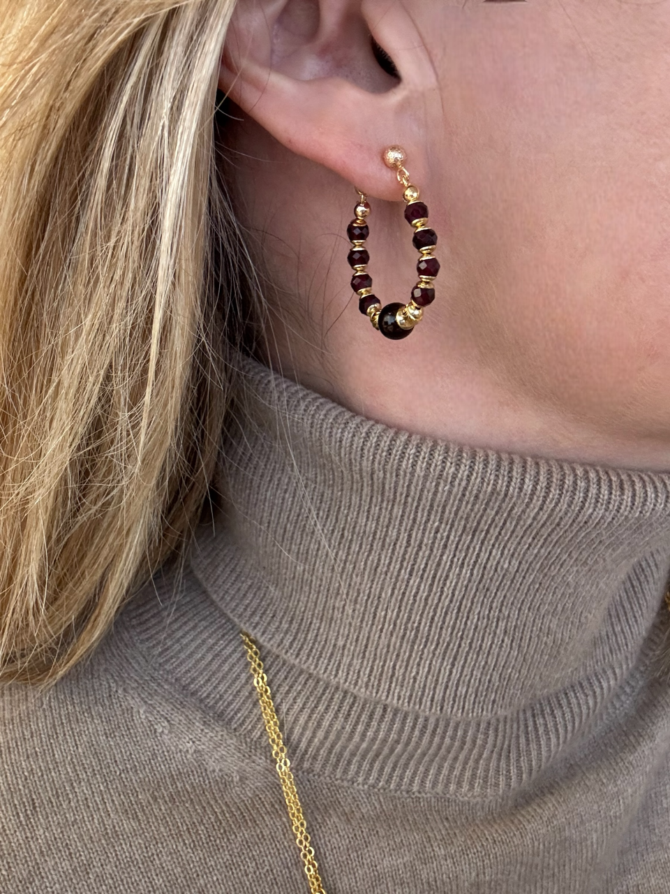 Boucles d'oreilles Diana créoles en Grenat