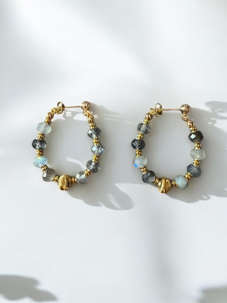 Boucles d'oreilles Diana créoles en Labradorite