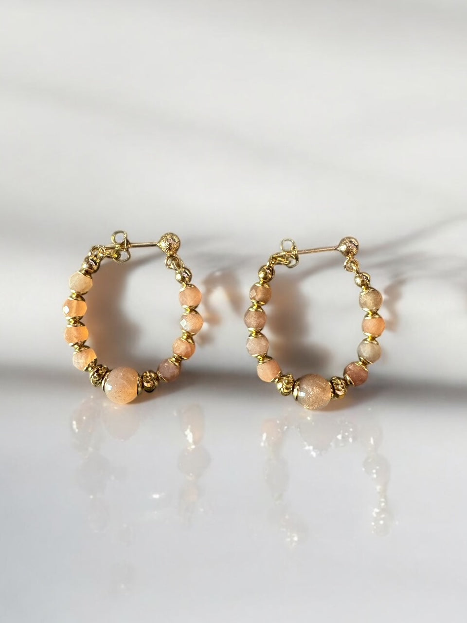 Boucles d'oreilles Diana créoles en Pierre de soleil