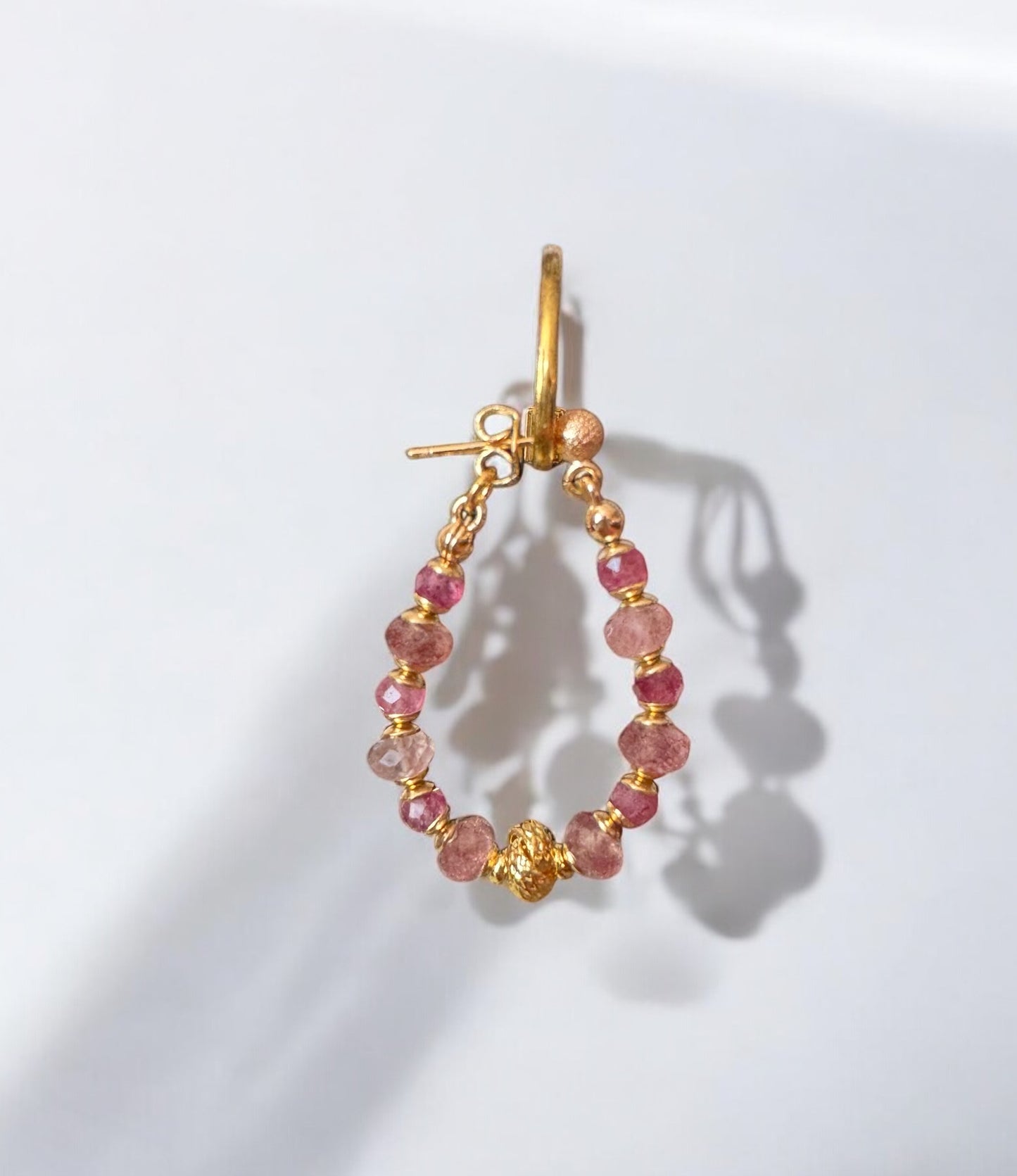 Boucles d'oreilles Diana créoles en Quartz fraise