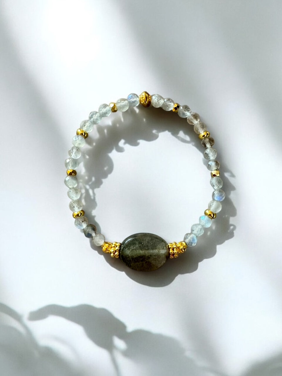 Bracelet Eden en Labradorite ovale et pierres fines