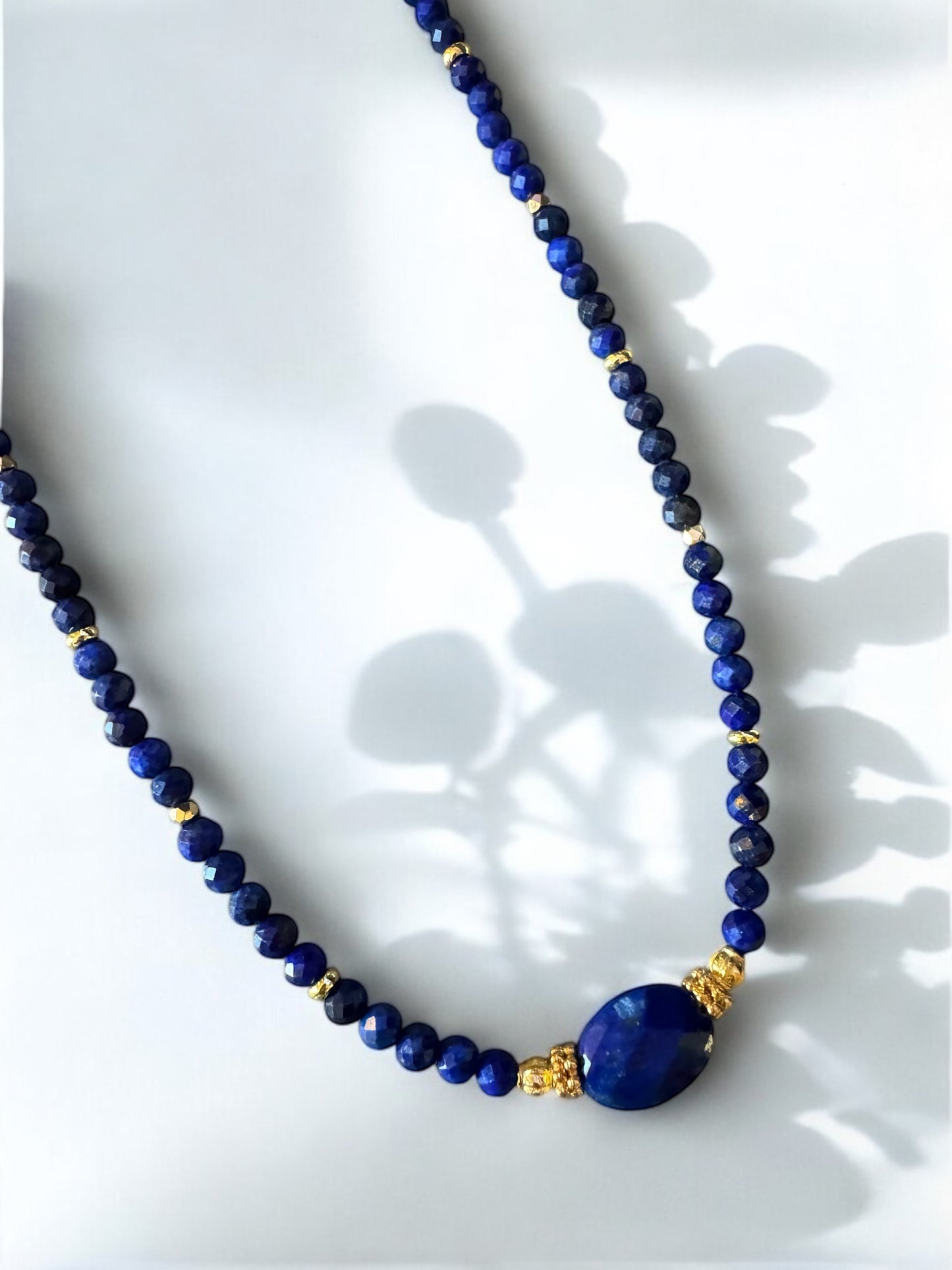 Collier Eden en Lapis lazuli ovale et pierres fines