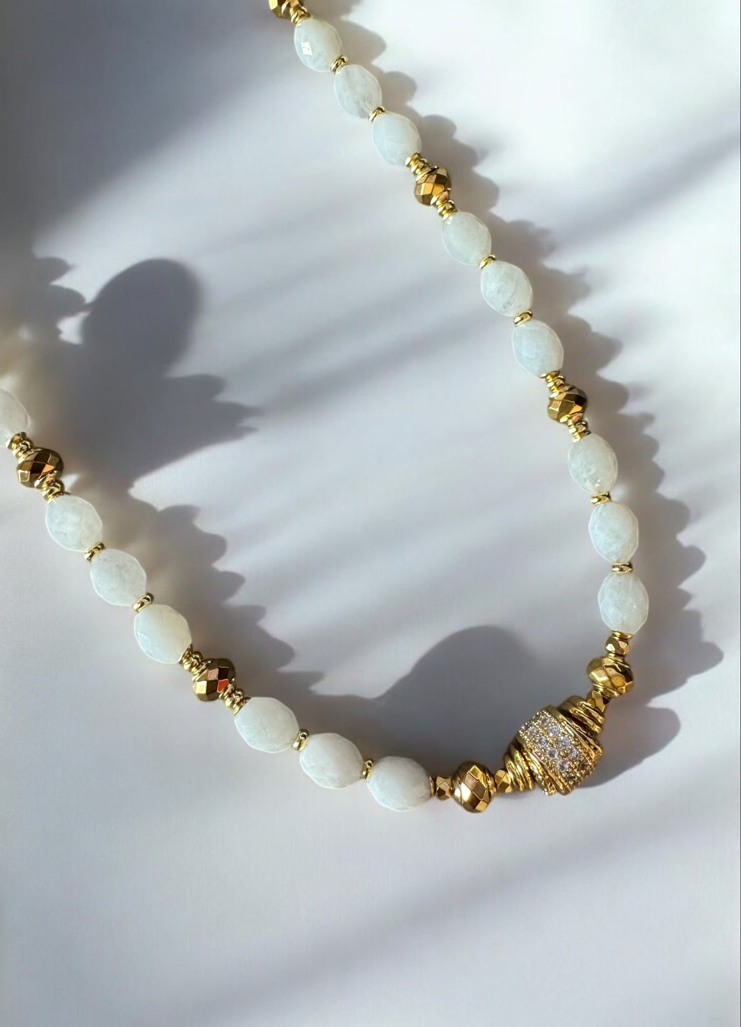 Collier Éclipse en Pierre de lune