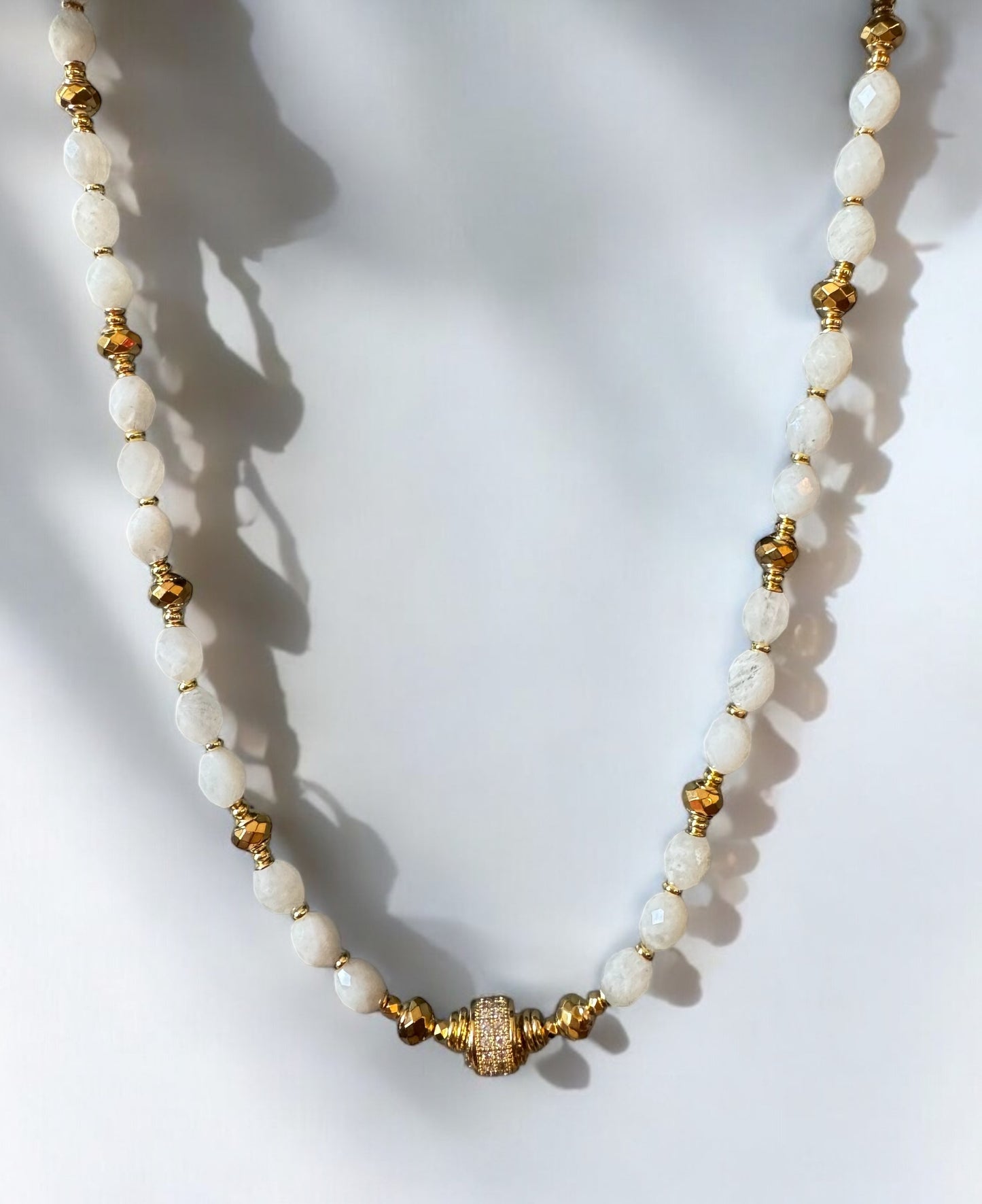 Collier Éclipse en Pierre de lune