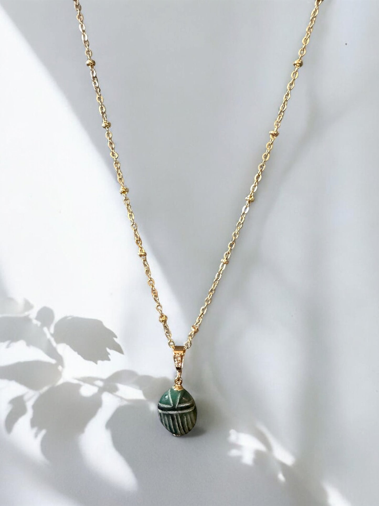Pendentif Ramsès scarabée en Émeraude