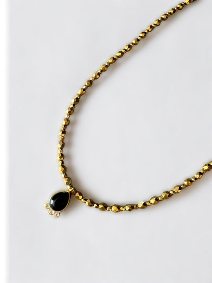 Collier Orphée avec pendentif goutte en Onyx noir