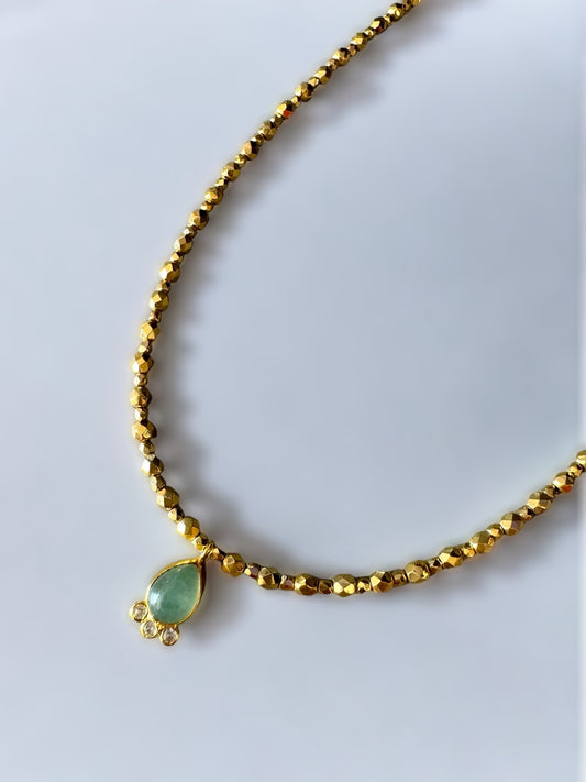 Collier Orphée avec pendentif goutte en Aventurine