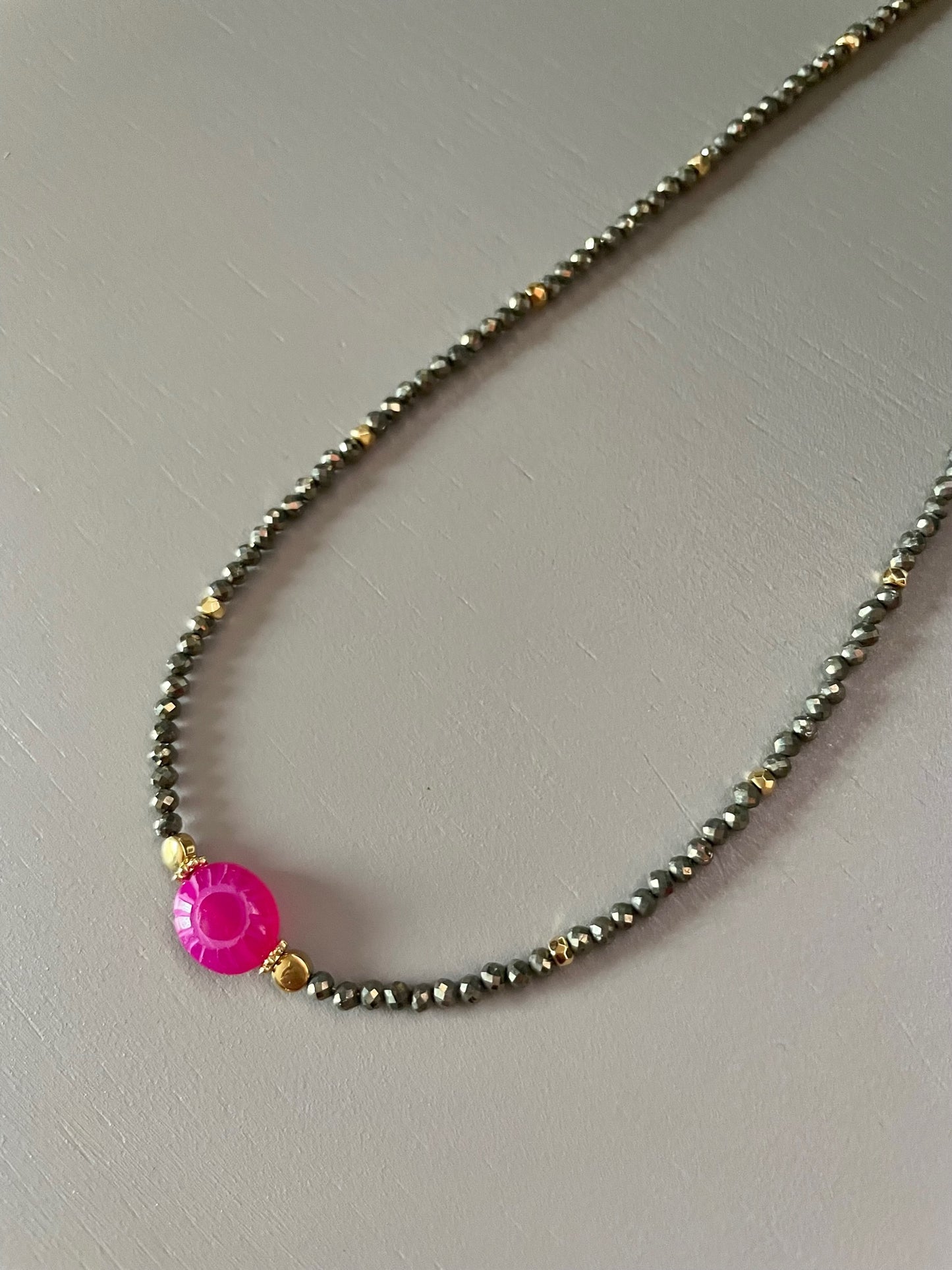 Collier Mahana en Agate fushia