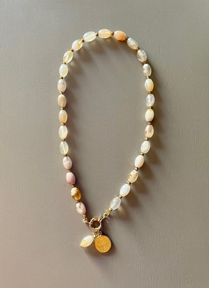 Collier Athena en Agate fleur de cerisier rose