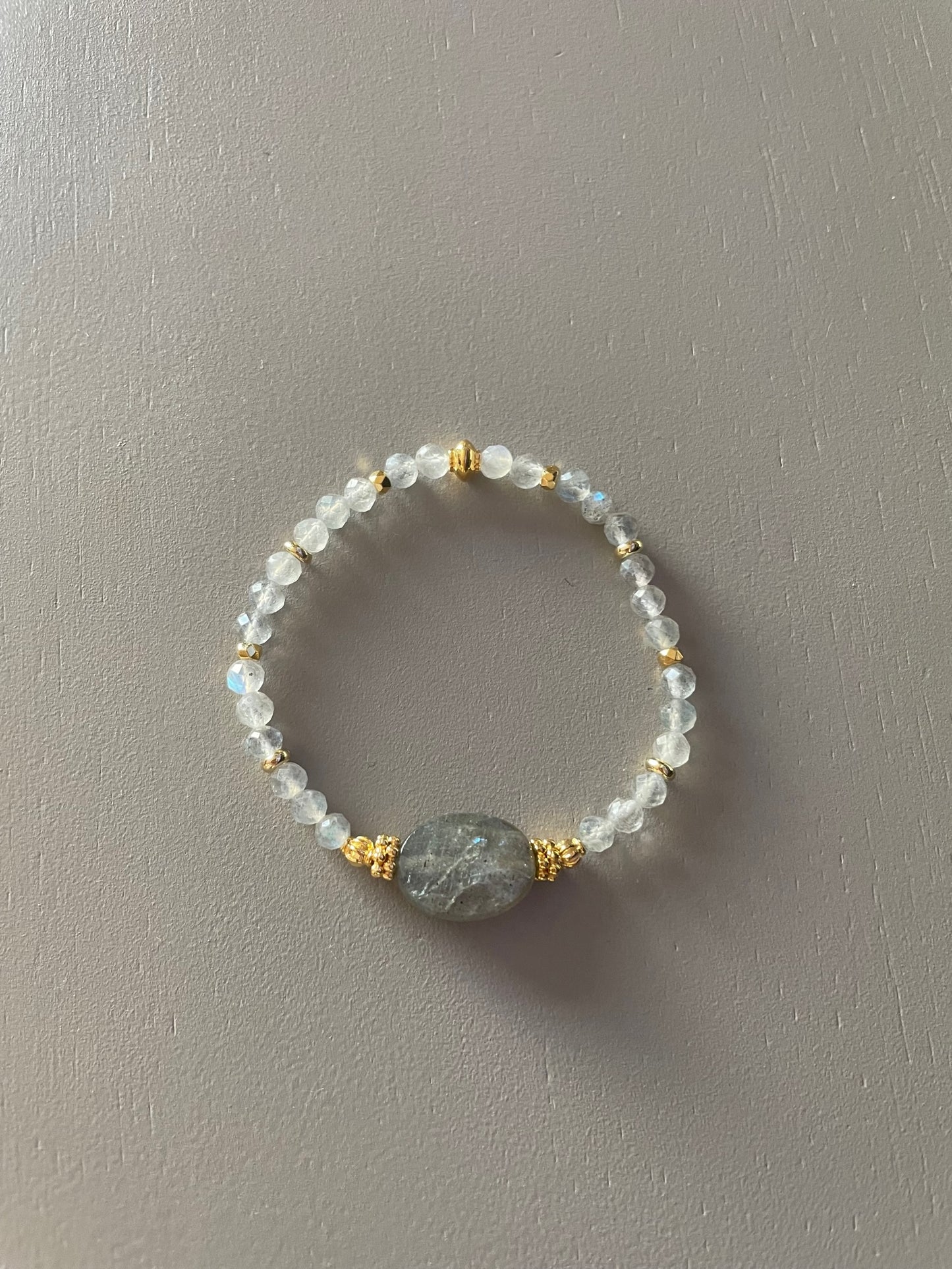 Bracelet Eden en Labradorite ovale et pierres fines