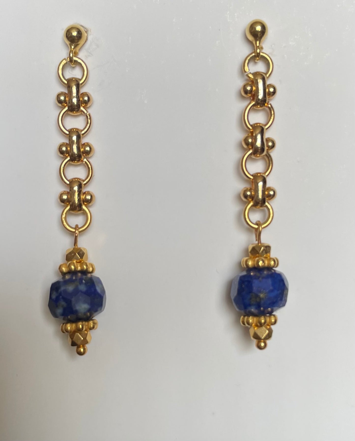 Boucles d'oreilles Lima clou simple Lapis Lazuli