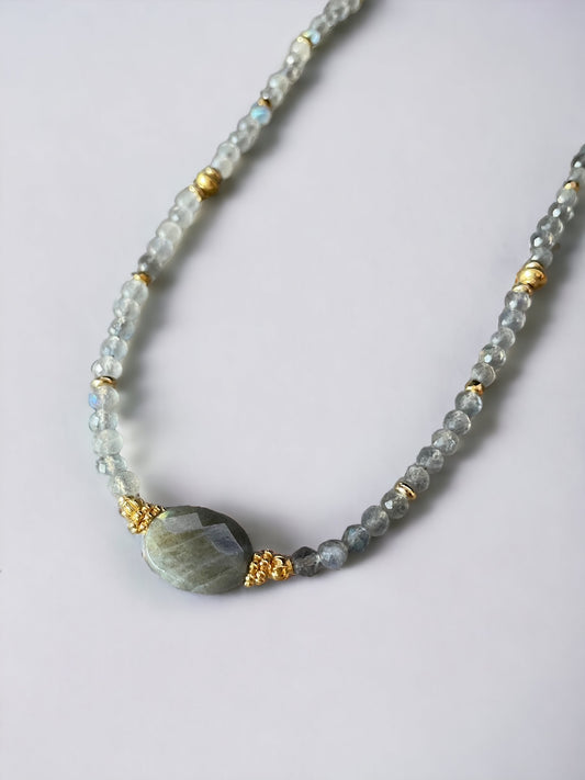 Collier Eden en Labradorite ovale et pierres fines