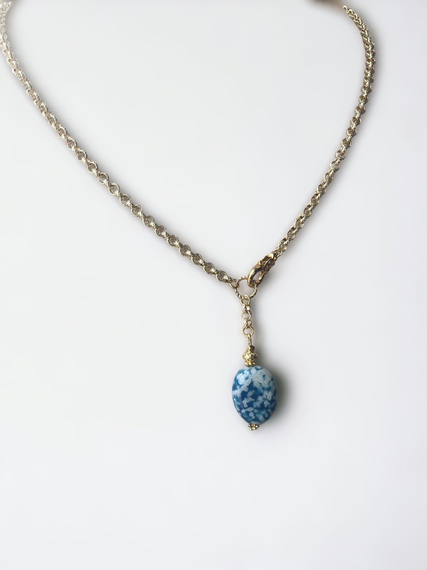 Collier Ipanema en agate fleur de cerisier bleu