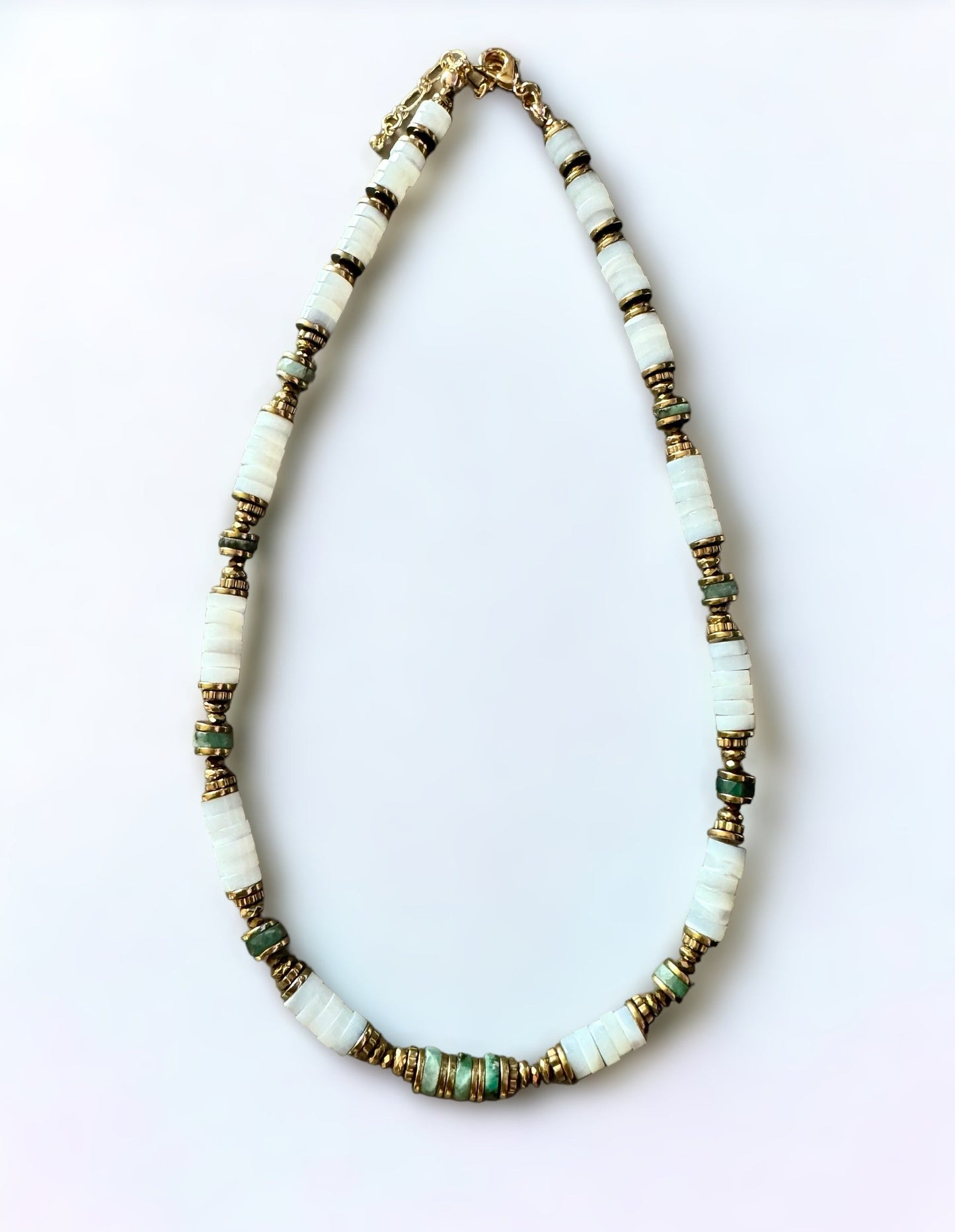 Collier Hossegor en Émeraude et Nacre blanche