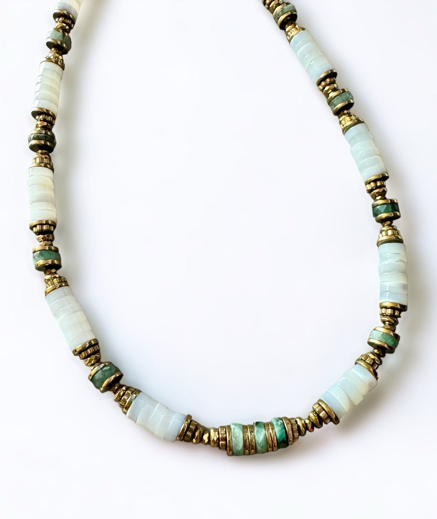 Collier Hossegor en Émeraude et Nacre blanche