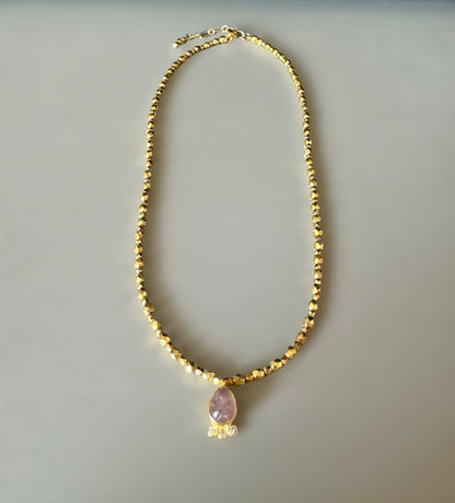 Collier Orphée avec pendentif goutte en Quartz rose