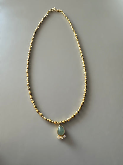 Collier Orphée avec pendentif goutte en Aventurine