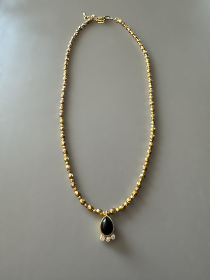 Collier Orphée avec pendentif goutte en Onyx noir