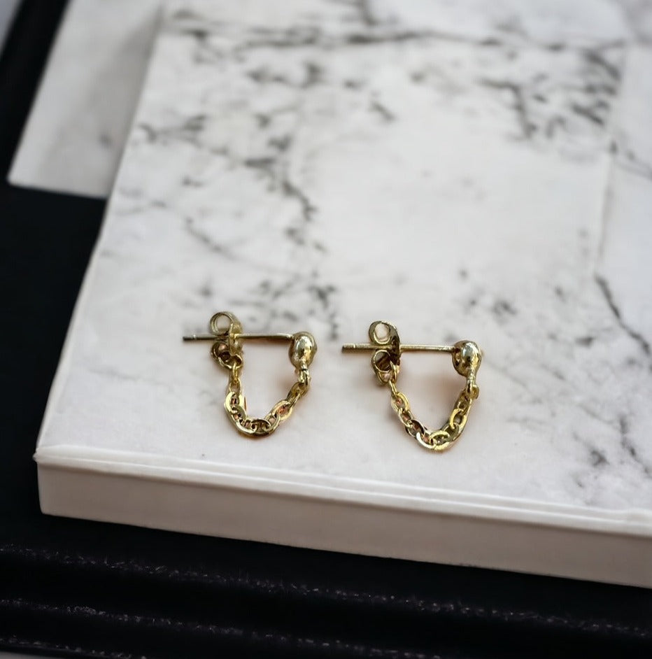 Boucles d'oreilles Orphée chaine fine courte