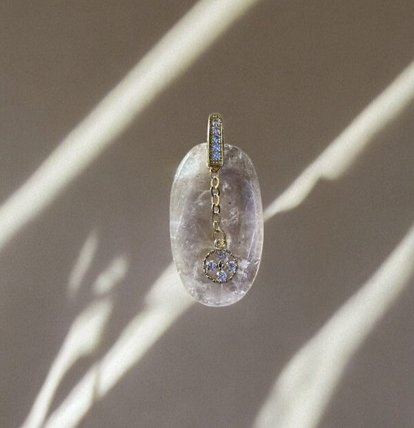 Pendentif Lumina en Quartz rose et fleur