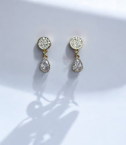 Boucles d'oreilles Orphée avec gouttes en zirconium blanc