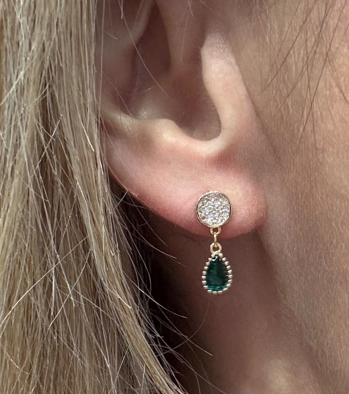 Boucles d'oreilles Orphée avec gouttes en zirconium vert " emeraude"