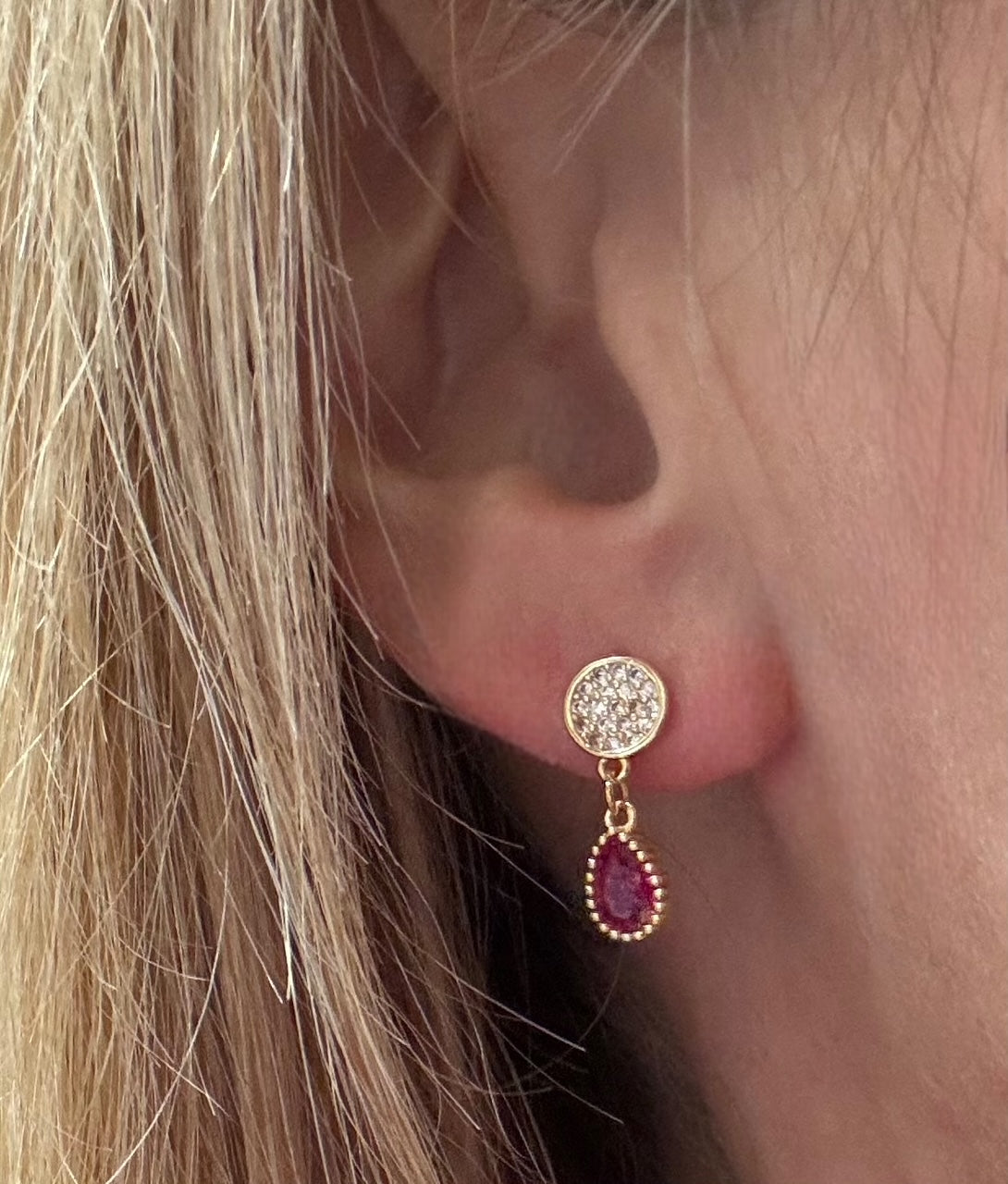 Boucles d'oreilles Orphée avec gouttes en zirconium rose fushia