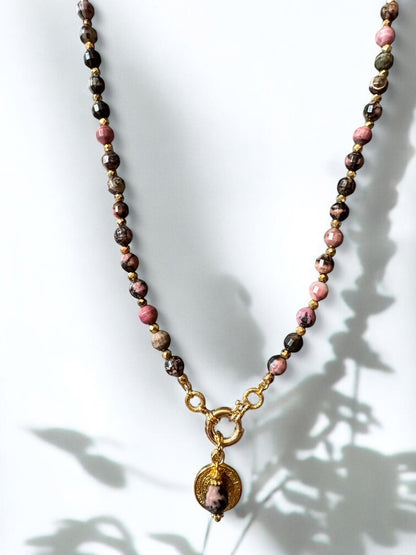 Collier Athena en black Rhodocrosite
