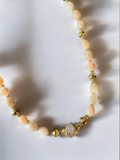 Collier Éclipse en Pierre de soleil