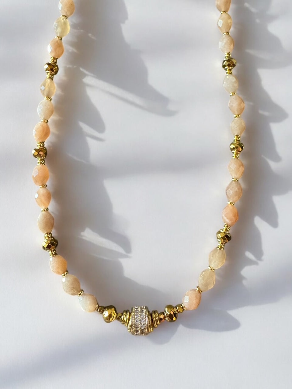 Collier Éclipse en Pierre de soleil