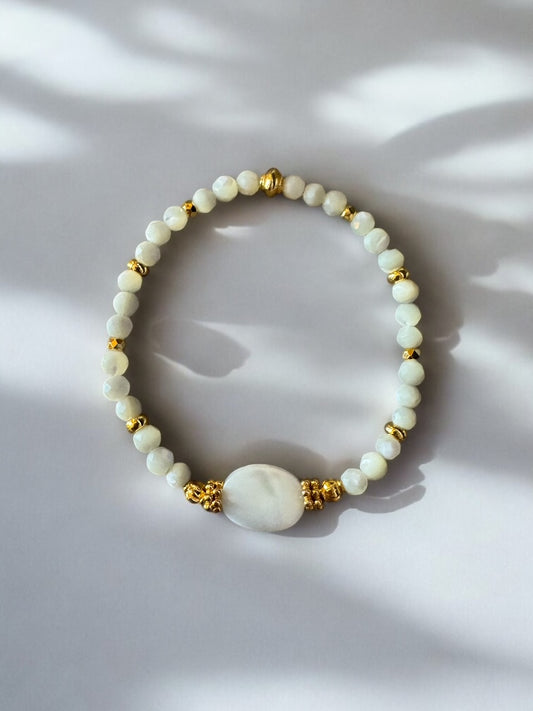 Bracelet Eden en Nacre blanche ovale et pierres fines