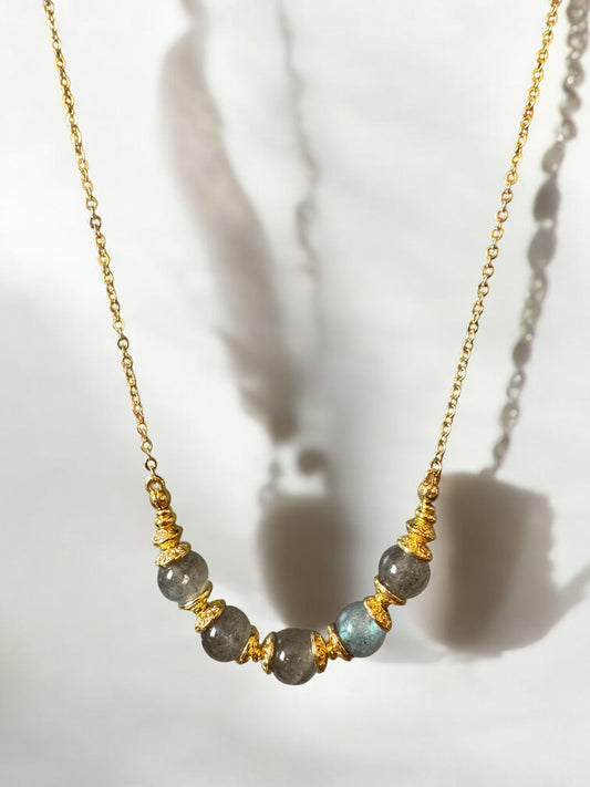 Collier Lioréa en Labradorite sur chaine fine