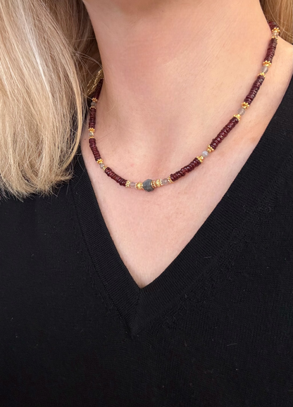 Collier Malibu en Grenat et Labradorite