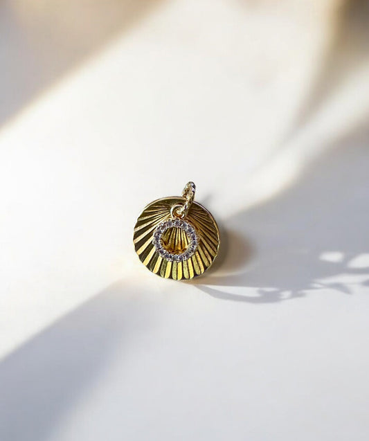 Médaille effet plissé