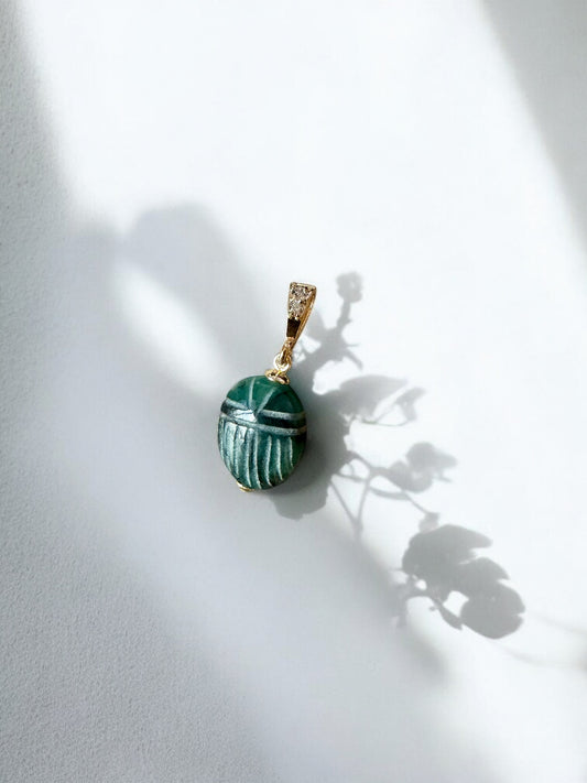 Pendentif Ramsès scarabée en Émeraude