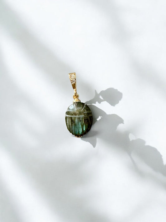 Pendentif Ramsès scarabée en Labradorite