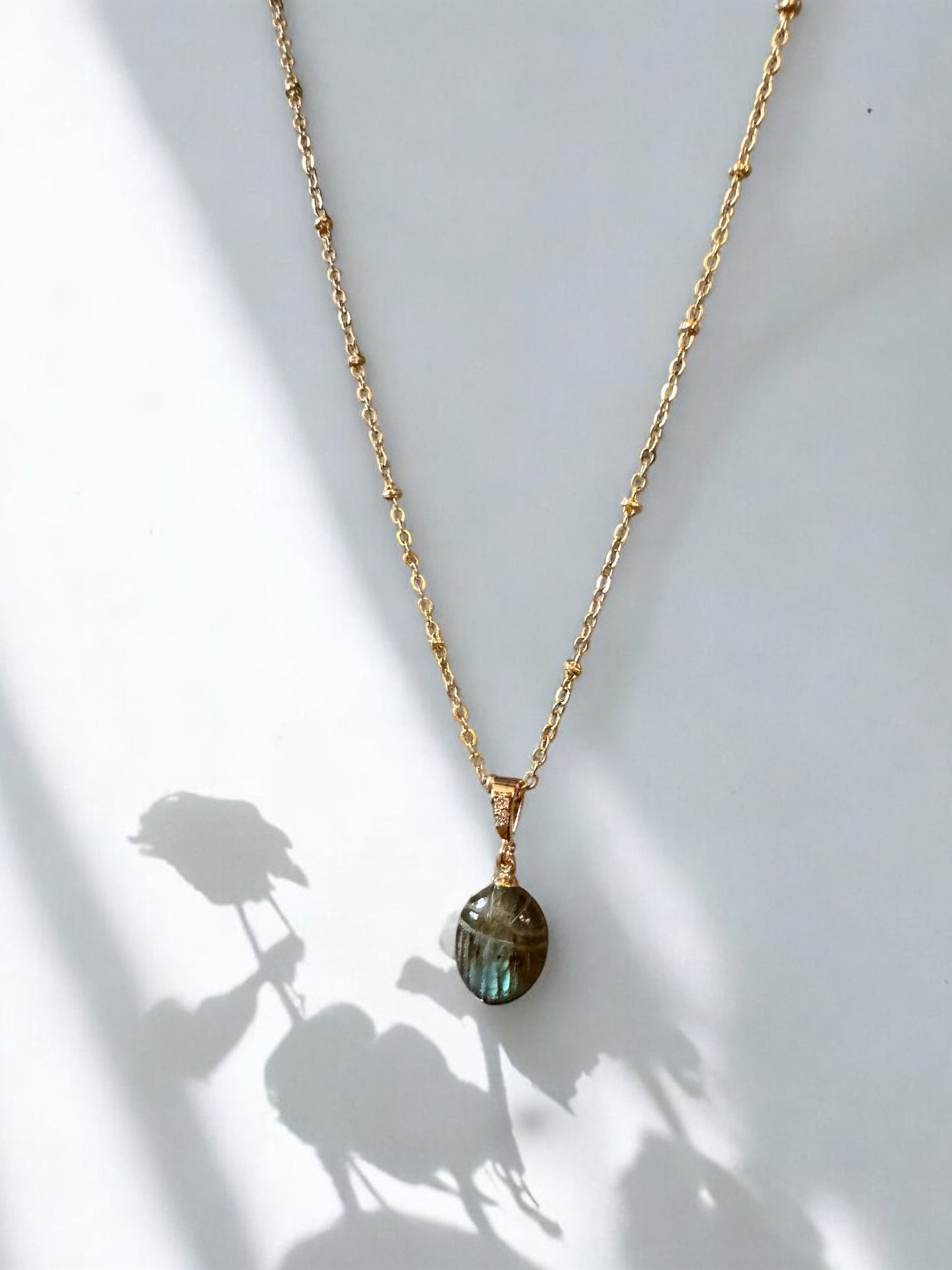 Pendentif Ramsès scarabée en Labradorite