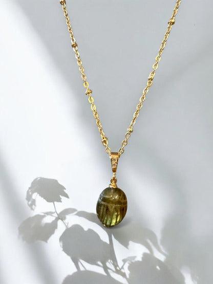 Pendentif Ramsès scarabée en Labradorite
