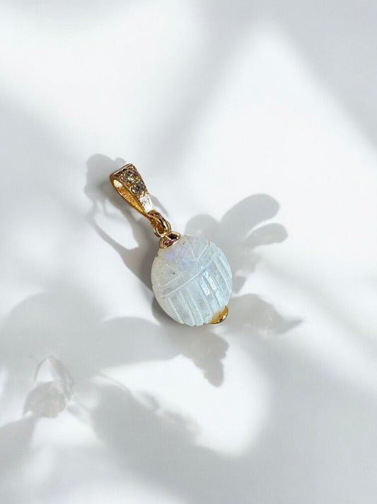 Pendentif Ramsès scarabée en Pierre de lune