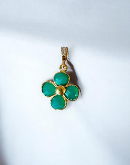 Pendentif fleur en Onyx vert